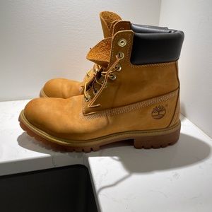 Men’s Timberland Classic 6 inch waterproof boot Size 8.5